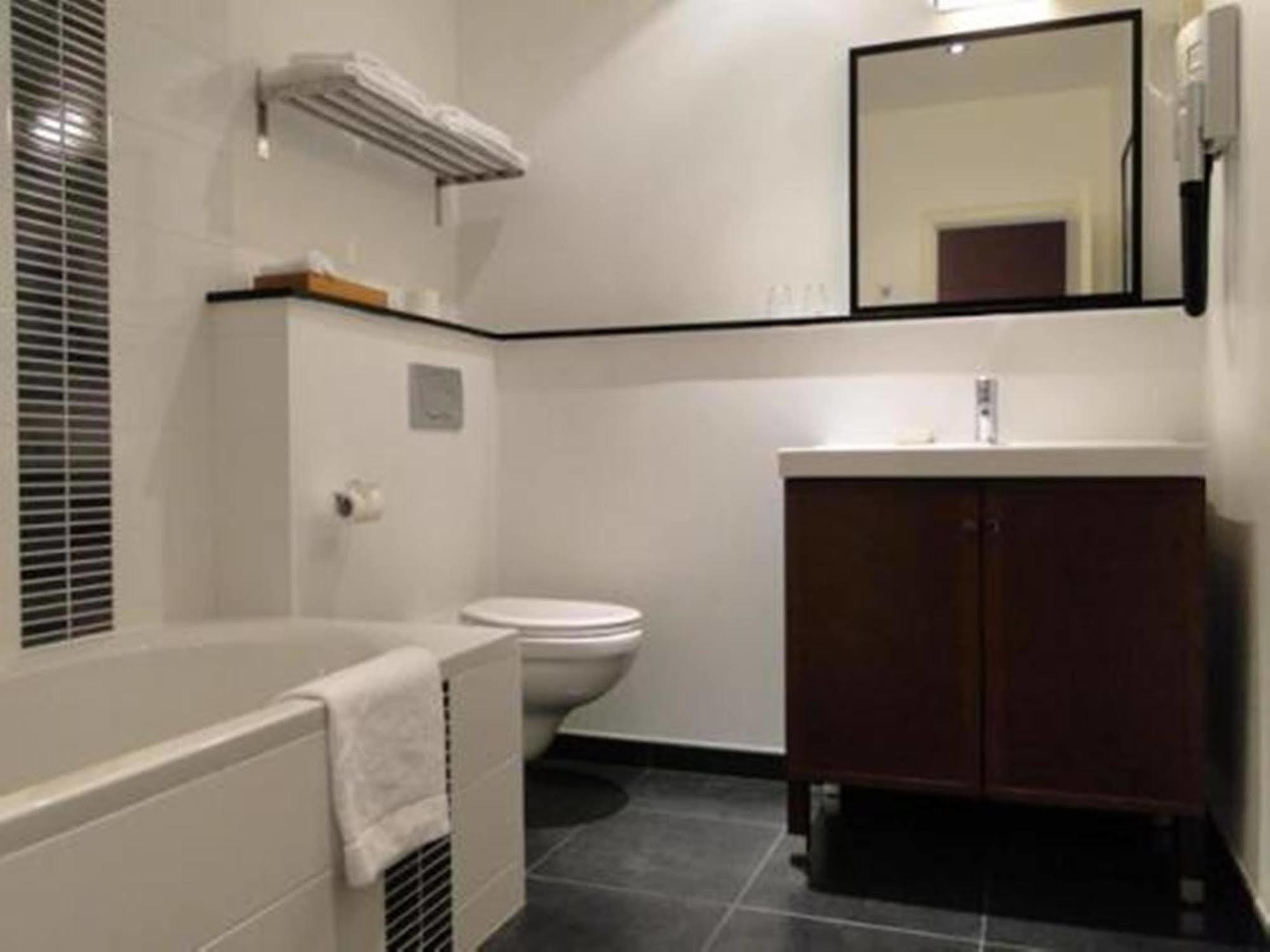 Hotel Malon Leuven Luaran gambar